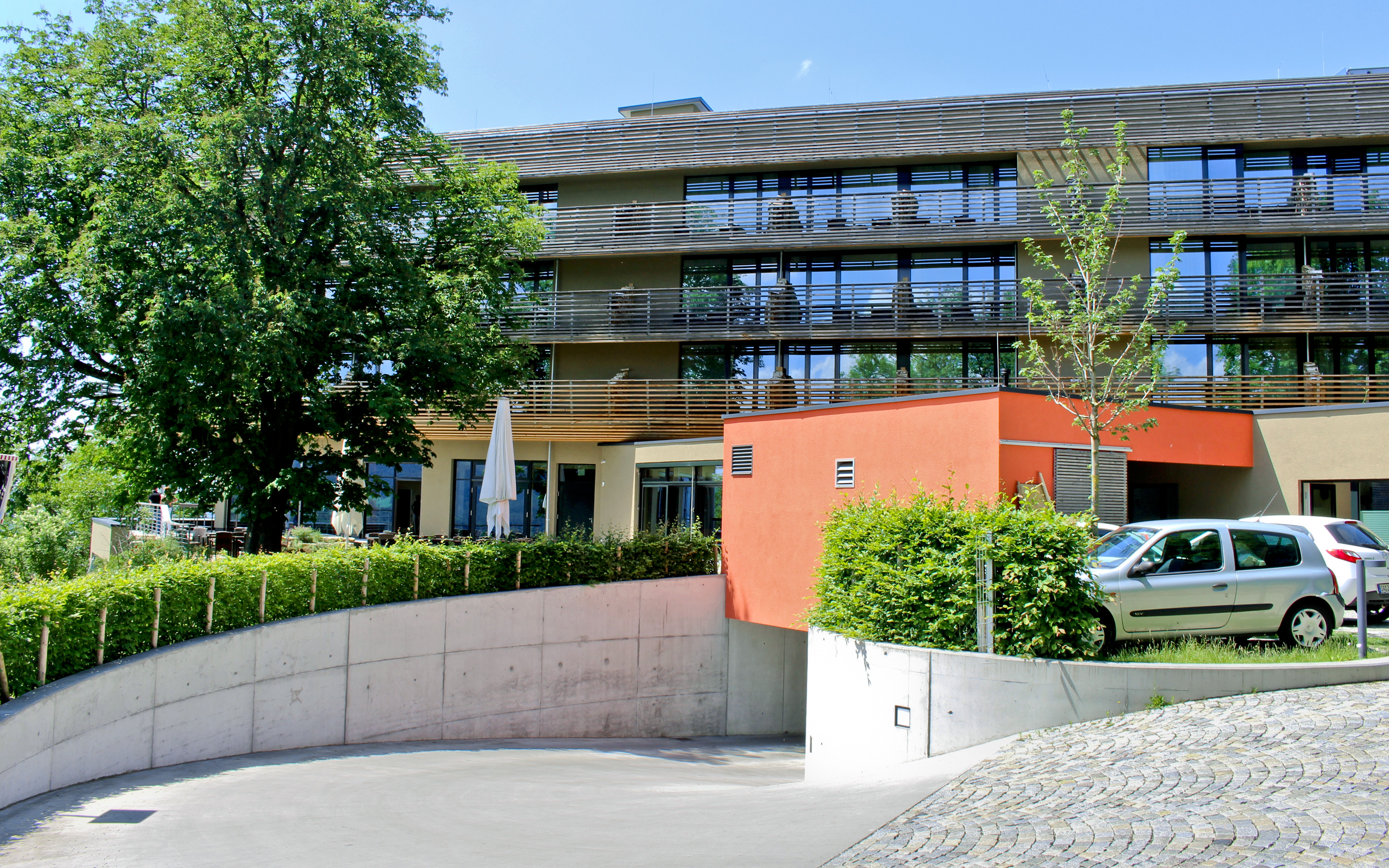 Vehicle access to the underground garage